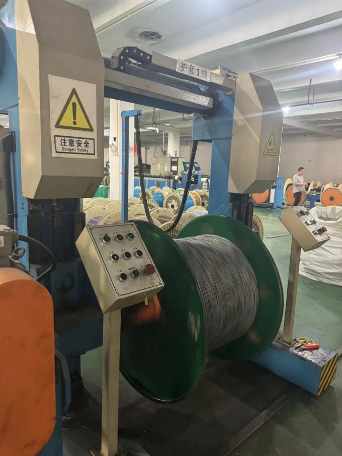 ประเภทกลางแจ้ง 4/8/12/24 Core 1-2.5mm2 Optical Monitoring Hybrid Composite 4