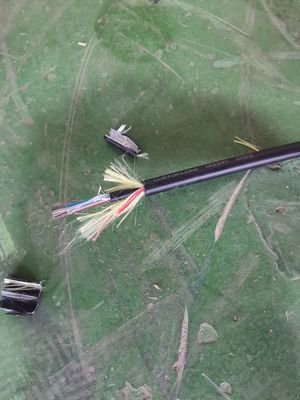 สายเคเบิลไฟเบอร์ออปติก ADSS ระยะ 300 ม. เหนือศีรษะ 8 12 48 96 144 สายเคเบิลใยแก้วนำแสงหลัก