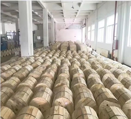 ค่าใช้จ่ายด้านนอกทางอากาศ 4 12 24 36 48 72 96 144 288 สายไฟฟ้าไฟเบอร์ออปติกเนอร์แบบเดียว GYXTW