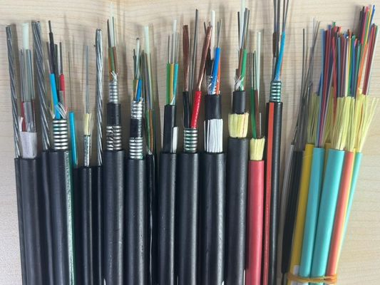 12 หลัก GYXTW นอก SM สายไฟเบอร์ออปติก unitube ป้อมด้วยเทปเหล็ก 6 มม 7 มม 8 มม สายไฟเบอร์ออปติก