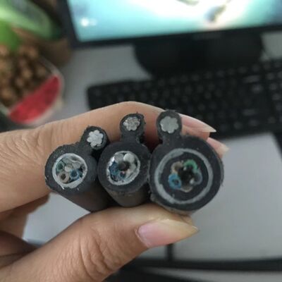 สายไฟเบอร์ออปติก GYTC8S รูปเลข 8 แบบเสาอากาศ 24 48 คอร์ ซิงเกิลโหมด แบบมีสายเหล็กรับแรงในตัว