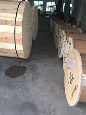 8 12 แกนสายเคเบิลใยแก้วนำแสงกลางแจ้ง Gyfxty ปลอก HDPE