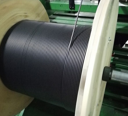 สายเคเบิลไฟเบอร์ออปติกกลางแจ้ง 24 แกนสมาชิกที่ไม่ใช่โลหะมีความแข็งแรงติดอยู่