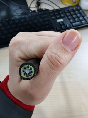 Overhead Single Jacket ทั้งหมด Dielectric Self Support ADSS Span 200m 12 24 48 Core Fibra Optic Cable